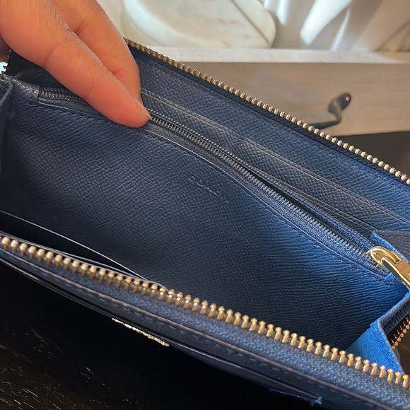 Coach wallet - Picture 2 of 6